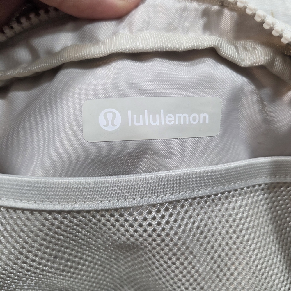 Lululemon Athletica Fanny Pack Cloth  Off-White Belt Bag Lightweight Vacation - Picture 7 of 9